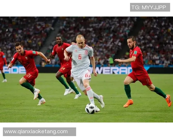 足球明星之间精彩过人动作解析与技巧分享 足球明星之间精彩过人动作解析与技巧分享