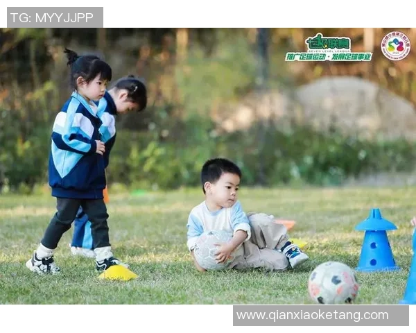 足球明星温情瞬间抱宝宝视频展现亲子时光的甜蜜与感动